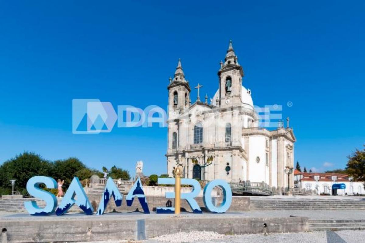 130m² Shop in Braga, Portugal No. 8341