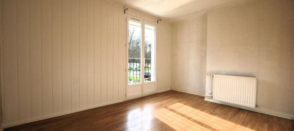 Casa de 3 dormitorios en La Bussiere, France No. 77080 30