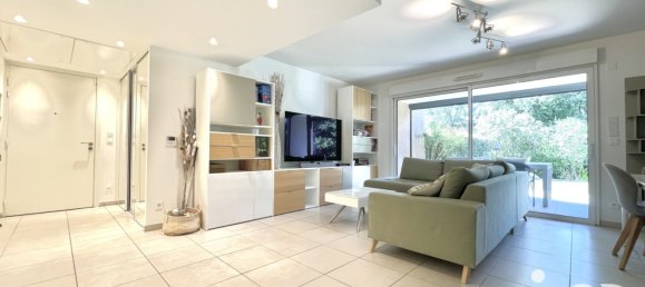 Dúplex de 3 dormitorios en Saint-Raphael, France No. 292936 3