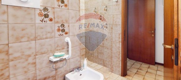 Apartamento de 2 dormitorios en Usmate Velate, Italy No. 325985 8