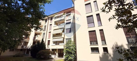 Apartamento de 2 dormitorios en Usmate Velate, Italy No. 325985 19