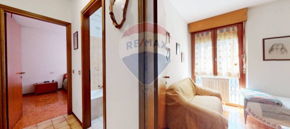 Apartamento de 2 dormitorios en Usmate Velate, Italy No. 325985 9