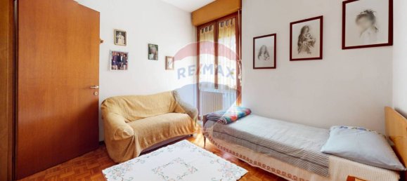 Apartamento de 2 dormitorios en Usmate Velate, Italy No. 325985 11