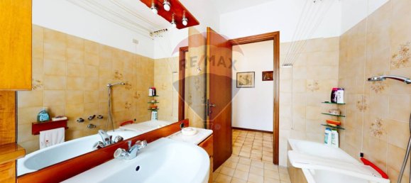 Apartamento de 2 dormitorios en Usmate Velate, Italy No. 325985 13