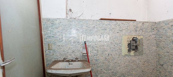 Офис с 4 комнатами в Брешиа, Италия № 323287 4