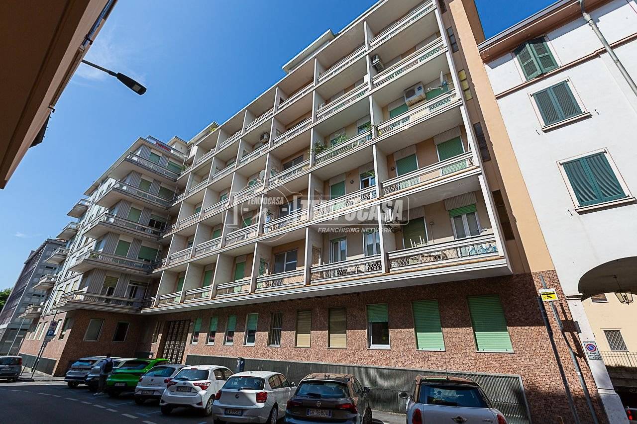 Офис с 4 комнатами в Брешиа, Италия № 323287