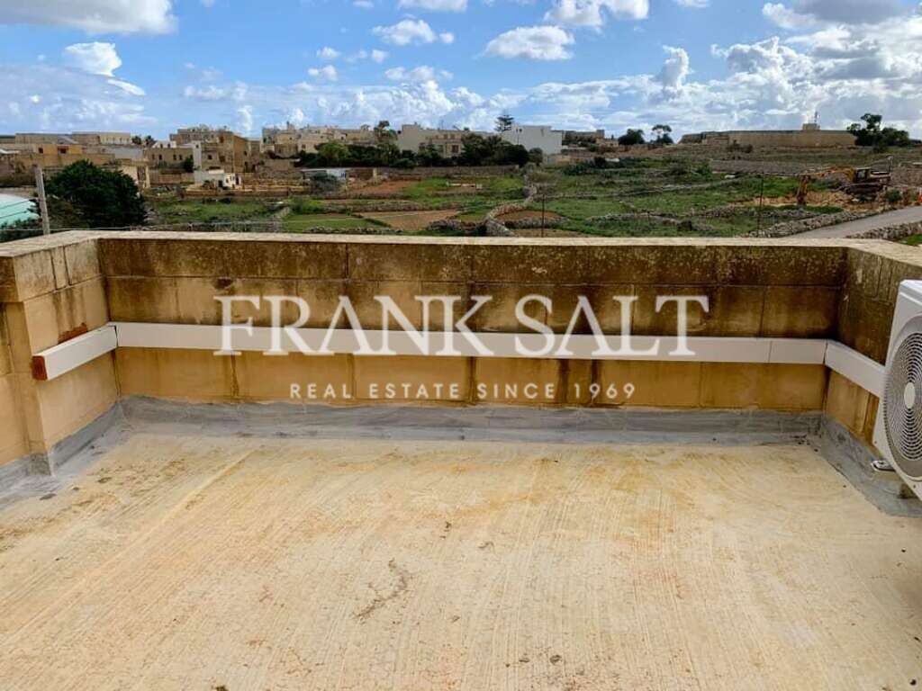 Мезонет с 2 спальнями в Саннат, Мальта № 5673