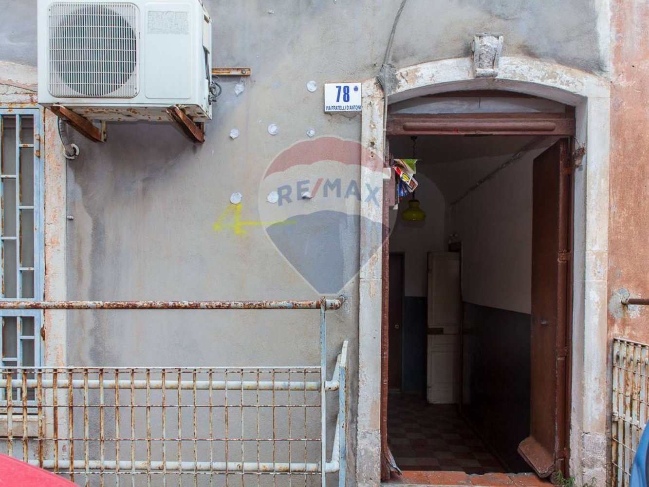 Casa de 4 dormitorios en Catania, Italy No. 237546