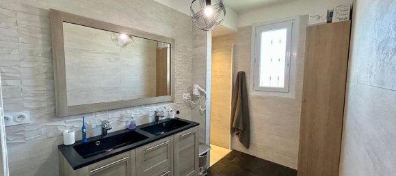 4 bedrooms House in Claira, France No. 324239 7