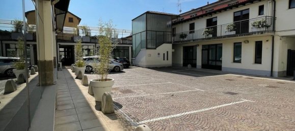 90m² Office in Chiari, Italy No. 180507 3