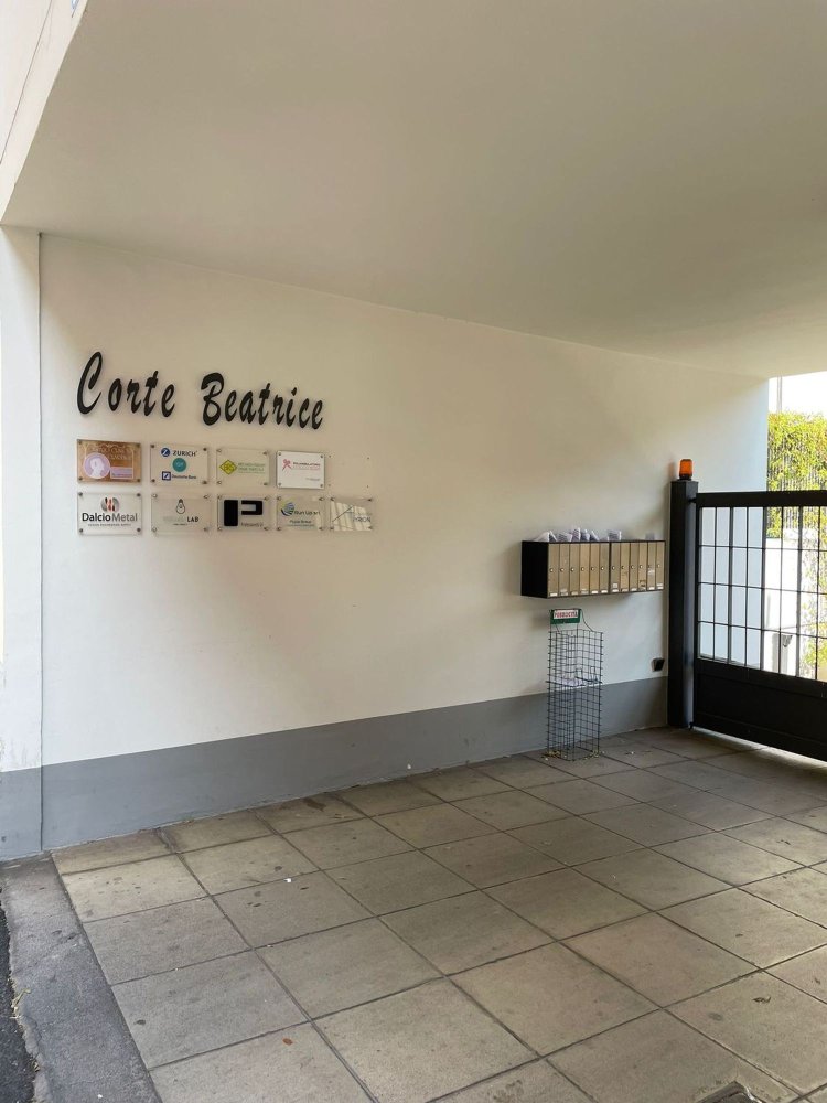 90m² Office in Chiari, Italy No. 180507