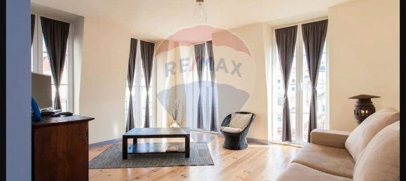 300m² Building in Lisbon, Portugal No. 94934 6