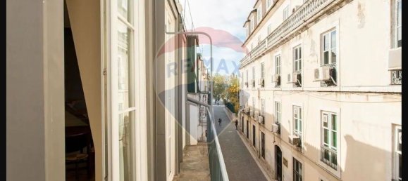 300m² Building in Lisbon, Portugal No. 94934 8