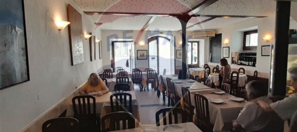 300m² Building in Lisbon, Portugal No. 94934 9