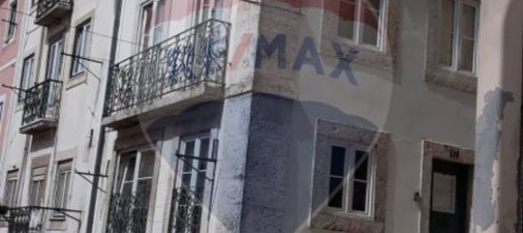 300m² Building in Lisbon, Portugal No. 94934 2