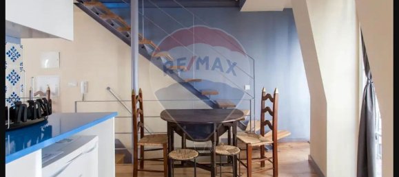 300m² Building in Lisbon, Portugal No. 94934 7