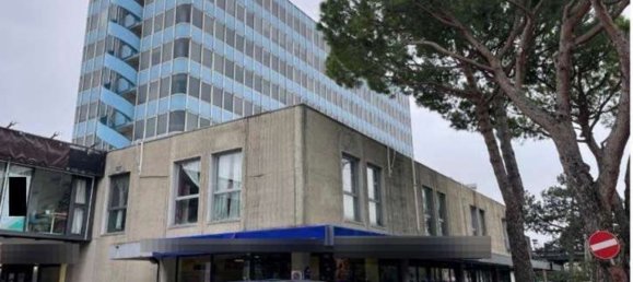 86m² Office in Ravenna, Italy No. 380717 2