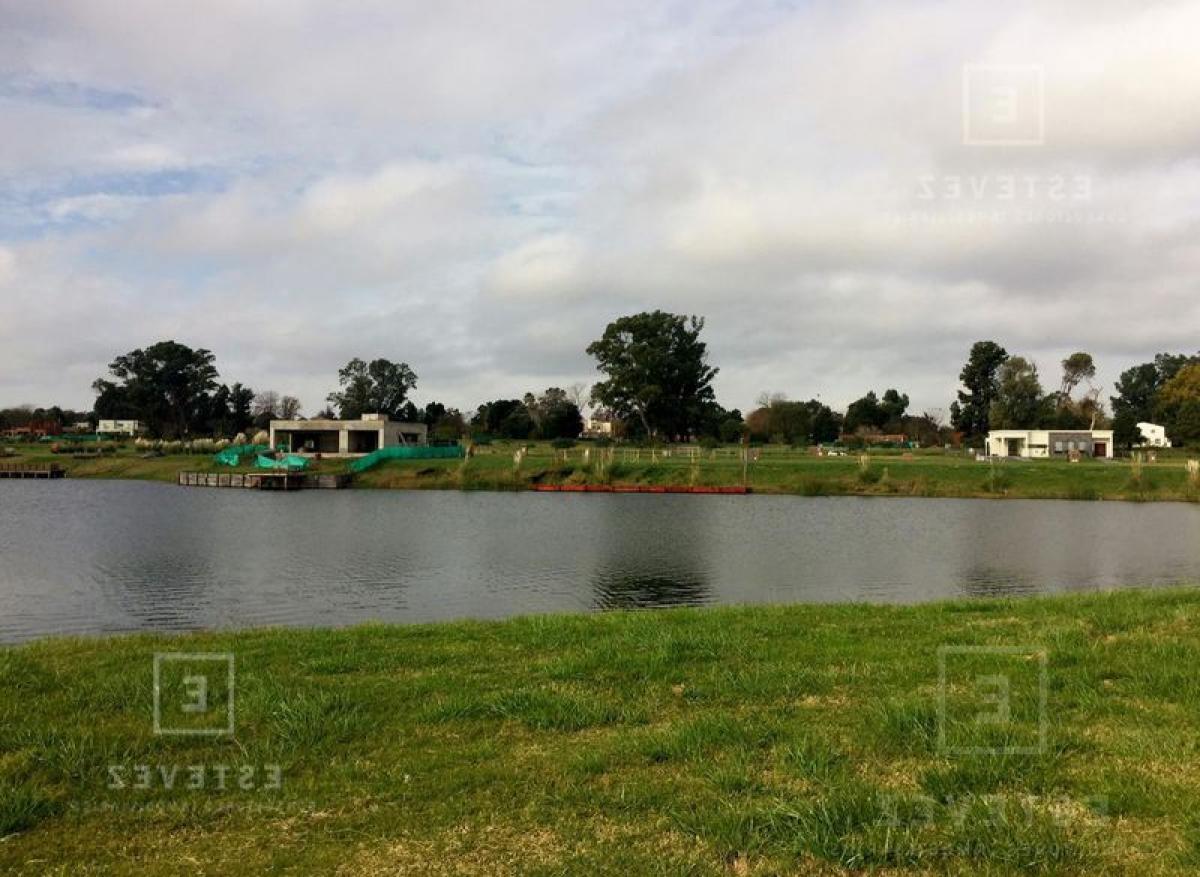  Land in Escobar, Argentina No. 117132