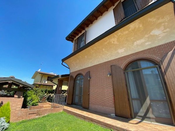 5-salle Villa à Tavazzano con Villavesco, Italy No. 13206