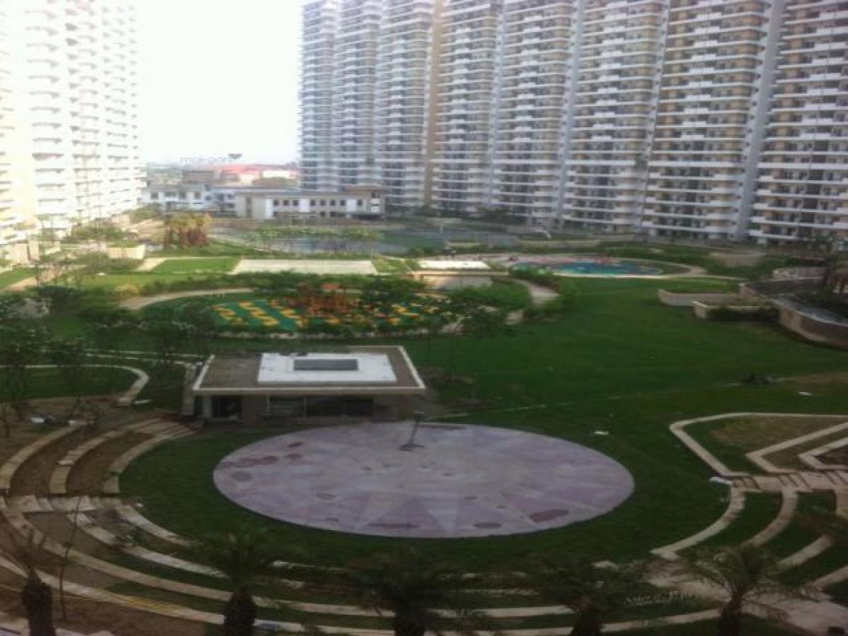 2 bedrooms House in Noida, India No. 65127