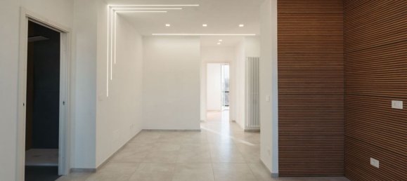 3 rooms Apartment in Pinerolo, Italy No. 214885 4