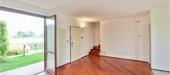 3 bedrooms House in Rovellasca, Italy No. 310916 3