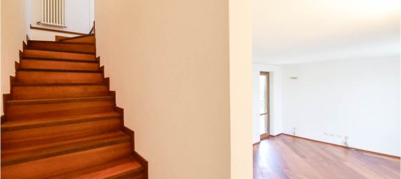 3 bedrooms House in Rovellasca, Italy No. 310916 5