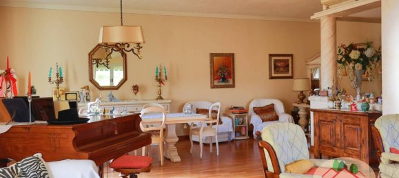 5 bedrooms Villa in Montopoli in Val d'Arno, Italy No. 307208 8