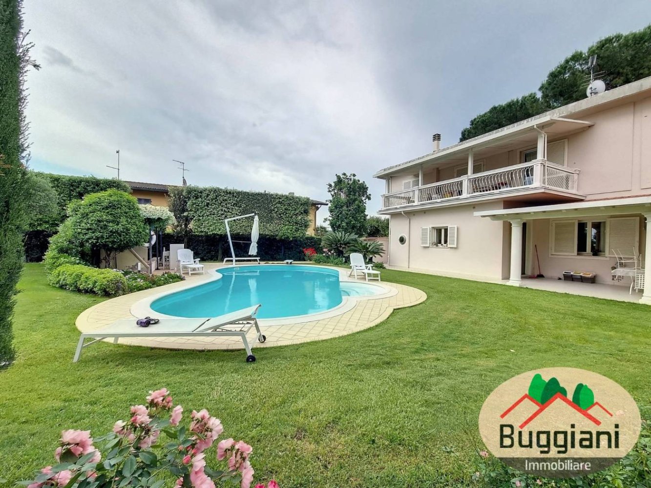 5 bedrooms Villa in Montopoli in Val d'Arno, Italy No. 307208