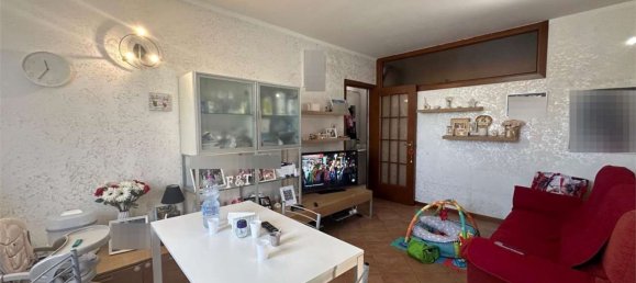 3 rooms Apartment in Mantua, Italy No. 250760 8