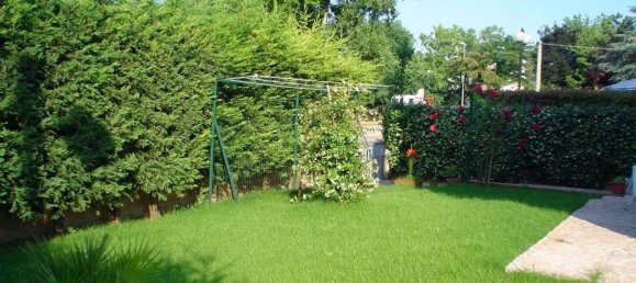 3 rooms Apartment in Mantua, Italy No. 250760 11