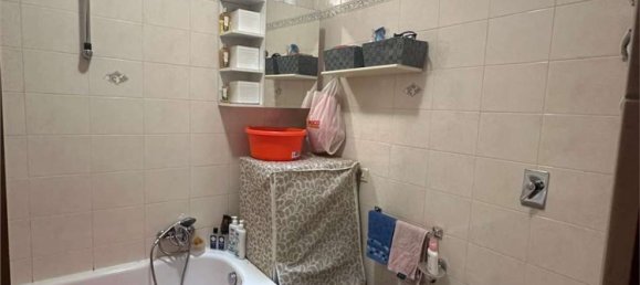 3 rooms Apartment in Mantua, Italy No. 250760 3