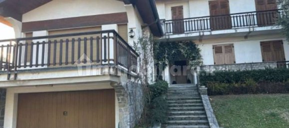 6 Schlafzimmer Villa in Erba, Italy, Nr. 3275 3