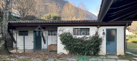 6 Schlafzimmer Villa in Erba, Italy, Nr. 3275 20