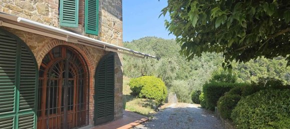 5 bedrooms House in Lamporecchio, Italy No. 358174 4