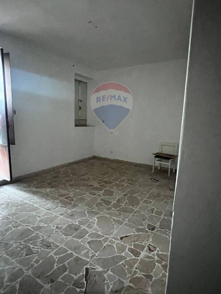 5 rooms House in Caltagirone, Italy No. 273925