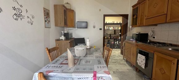 4 rooms Apartment in Foggia, Italy No. 26020 26