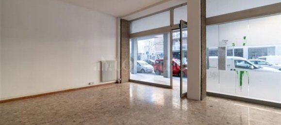 Propriété commerciale à Udine, Italy 70m² No. 66313 5