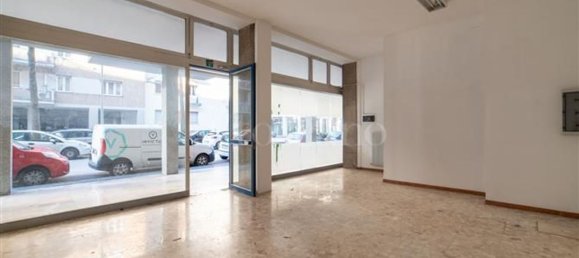 Propriété commerciale à Udine, Italy 70m² No. 66313 4