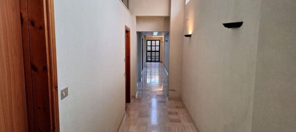 377m² Office in Andria, Italy No. 374895 8