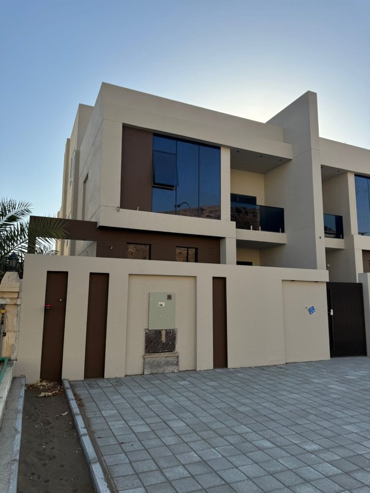 5 bedrooms Villa in Bawshar, Oman No. 1590