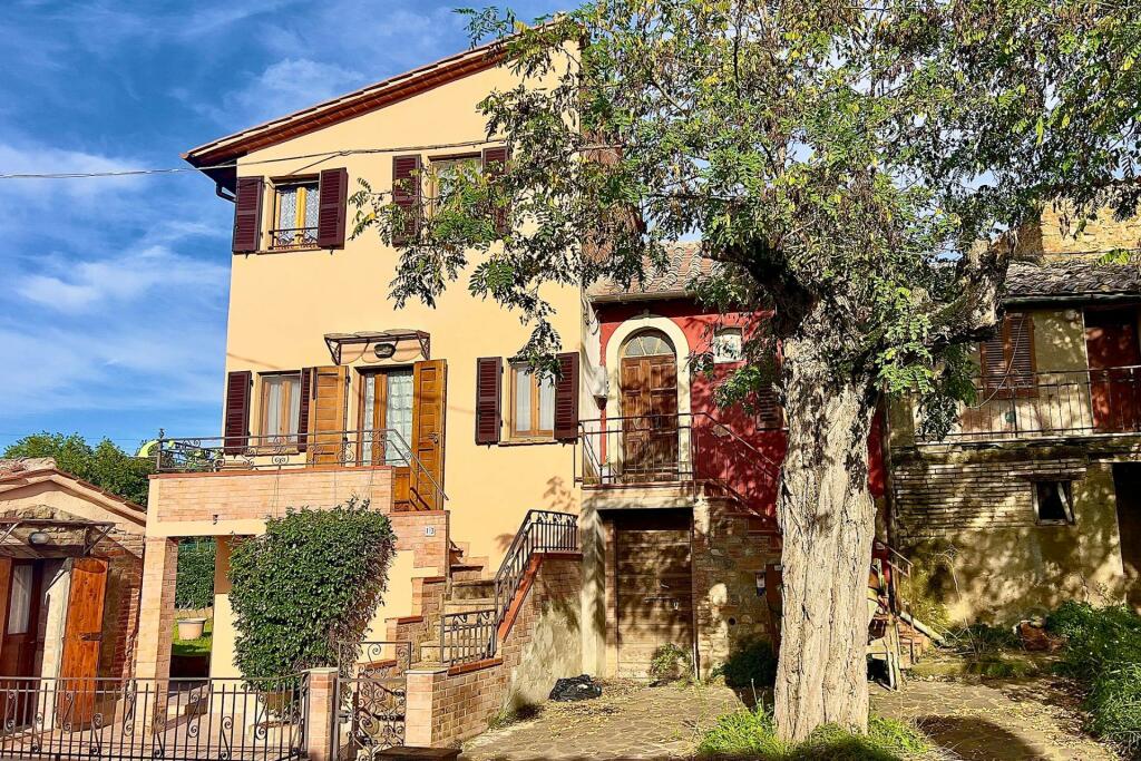 4 bedrooms House in Città della Pieve, Italy No. 56031