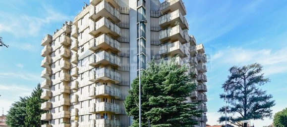 2 bedrooms Apartment in Desio, Italy No. 380975 2