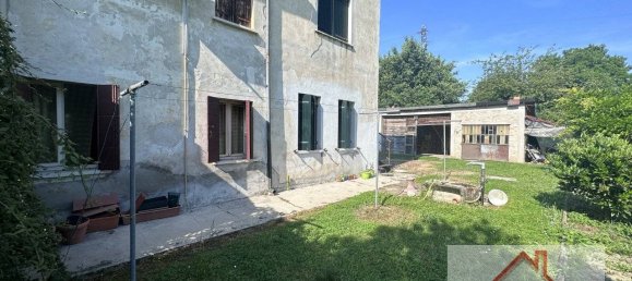 3 bedrooms Villa in Treviso, Italy No. 360604 2