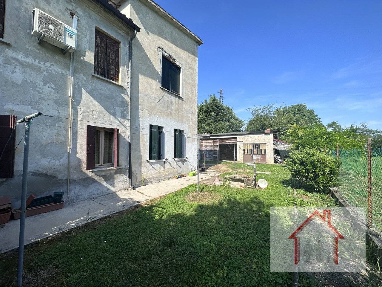 3 bedrooms Villa in Treviso, Italy No. 360604