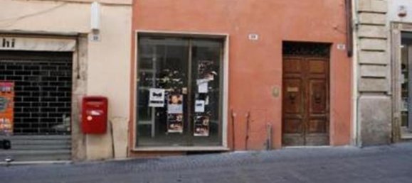 Gewerbliche Immobilie in Rieti, Italy 237m², Nr. 354713 3