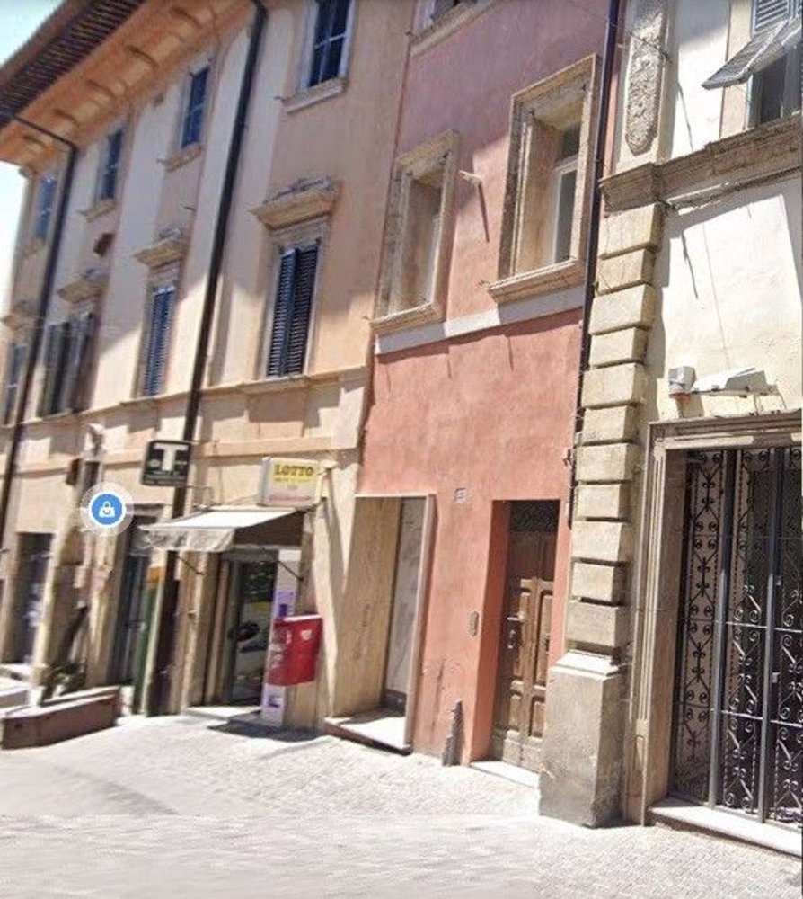 Gewerbliche Immobilie in Rieti, Italy 237m², Nr. 354713