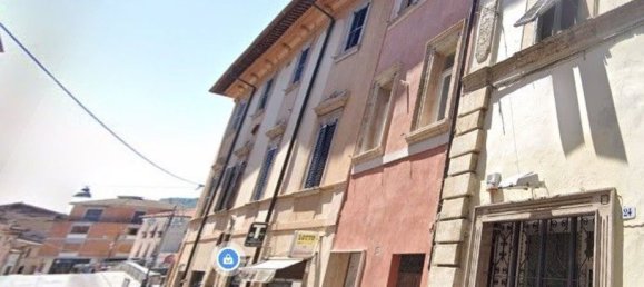 Gewerbliche Immobilie in Rieti, Italy 237m², Nr. 354713 2