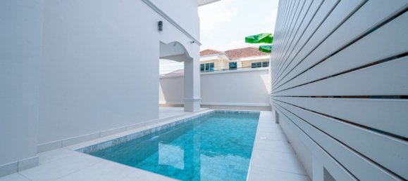 5 bedrooms House in Pattaya, Thailand No. 59233 15