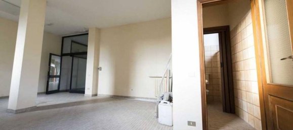 Gewerbliche Immobilie in Buttapietra, Italy 60m², Nr. 132777 3